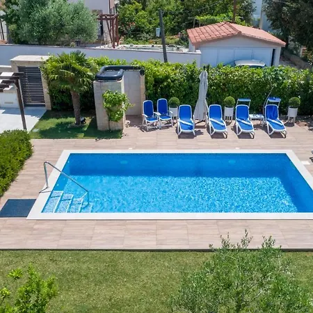 Ena Villa