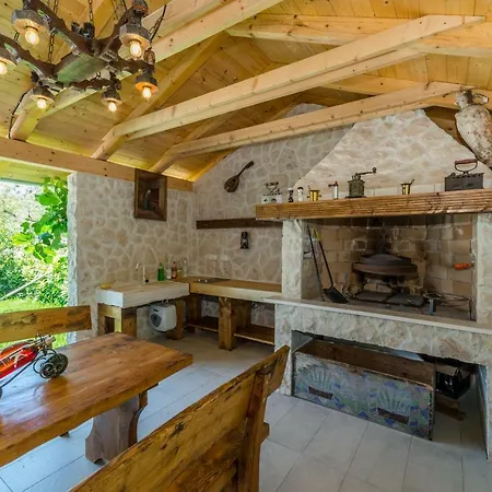 Ena Villa Vrsi